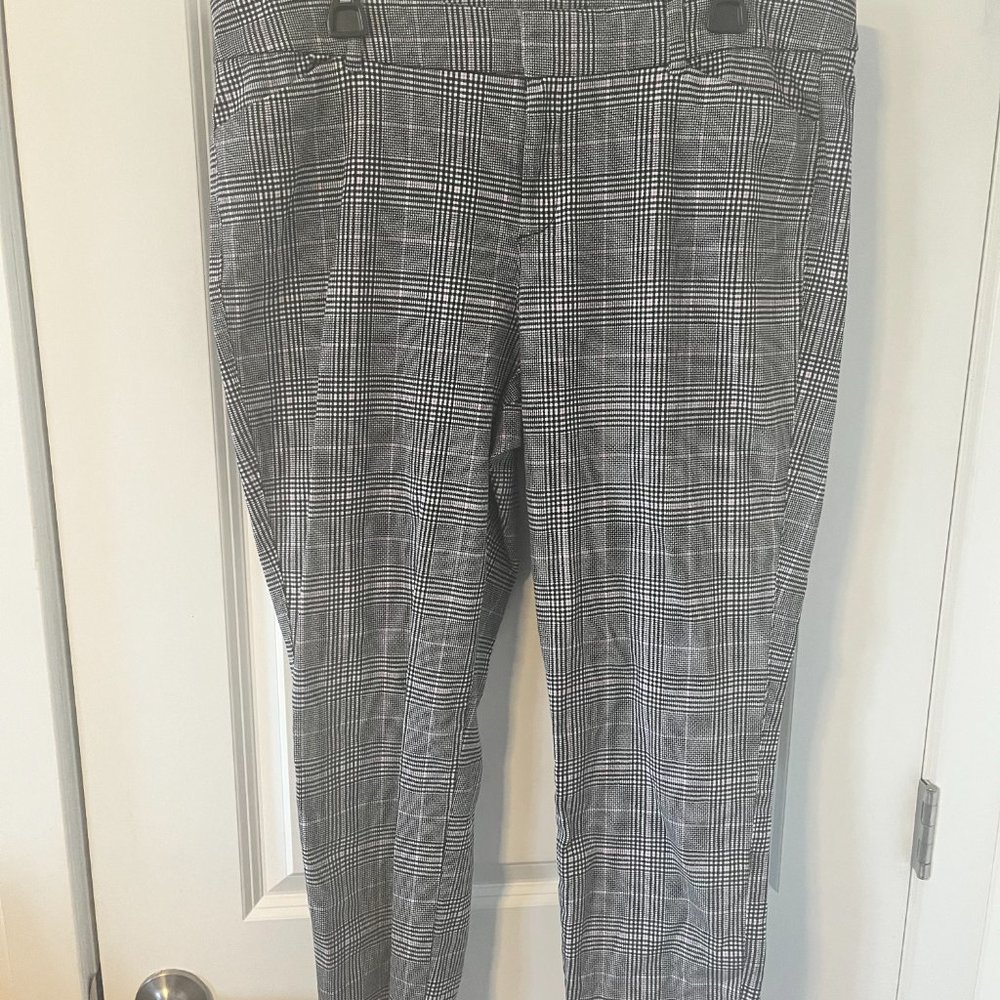 Old Navy Pixie Pant Grey Plaid